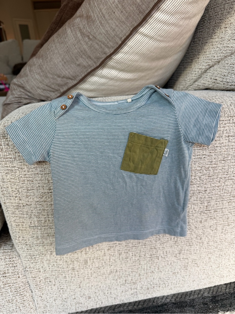 Oliver & Rain Short-Sleeve Tee with Olive Pocket